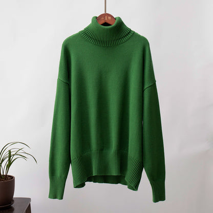 Pull col roulé uni féminin, à la mode et tout assorti.