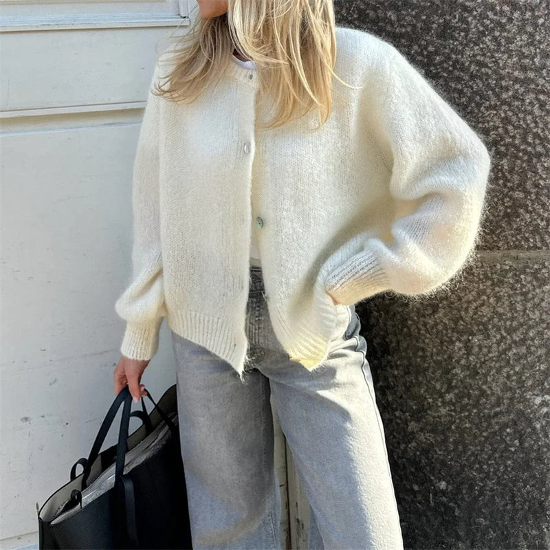 Cardigan Doux et Élégant en Maille
