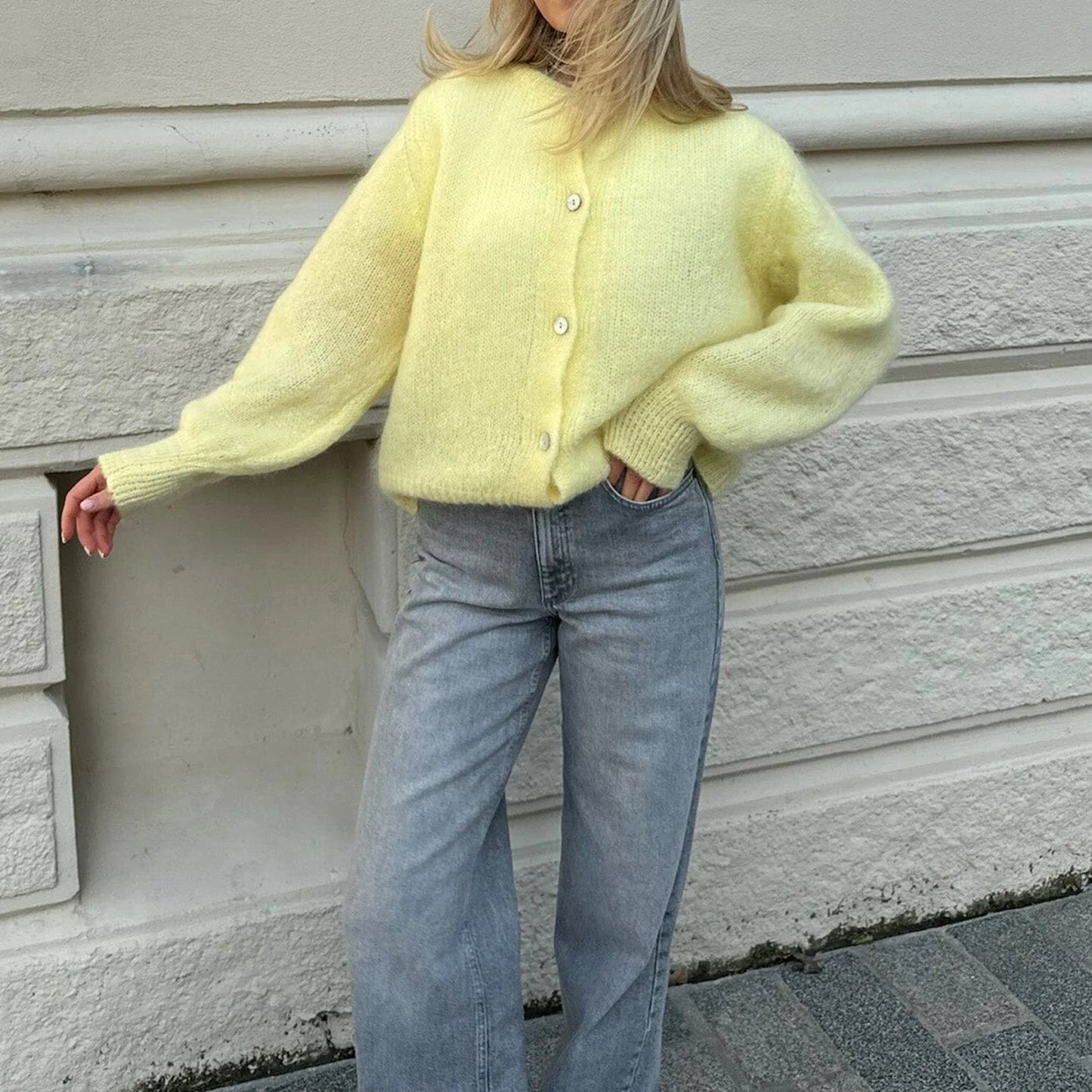 Cardigan Doux et Élégant en Maille